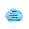 Coussin d'allaitement pour bébé bleu replié pour le ranger facilement