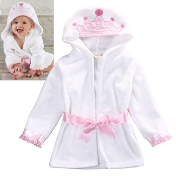 Peignoir de bain pour bébé couleur blanc avec couronne rose sur la capuche